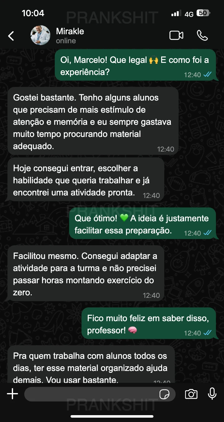 Conversa de professor relatando facilidade para encontrar atividades prontas
